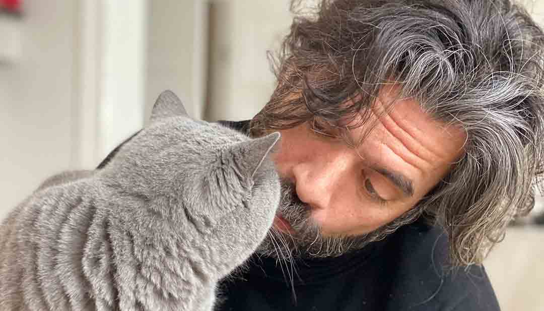 Fredrik Saroea with his cat Lucie